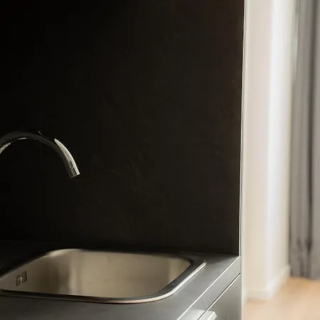 Youston Self Check-in Coliving Hotel *