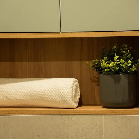 Youston Self Check-in Coliving Hotel *