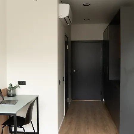 Youston Self Check-in Coliving * Riga
